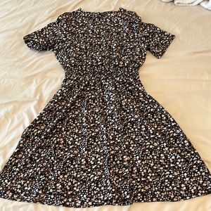 Floral knee length dress. Size S/M